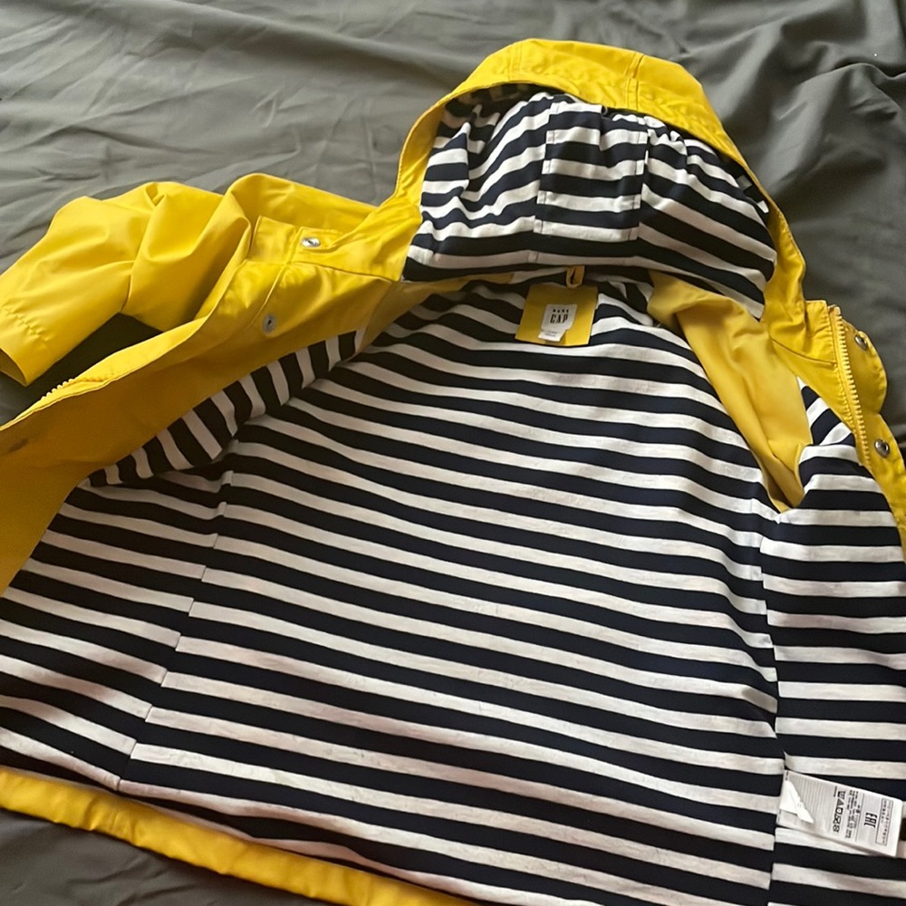 Gap toddler raincoat